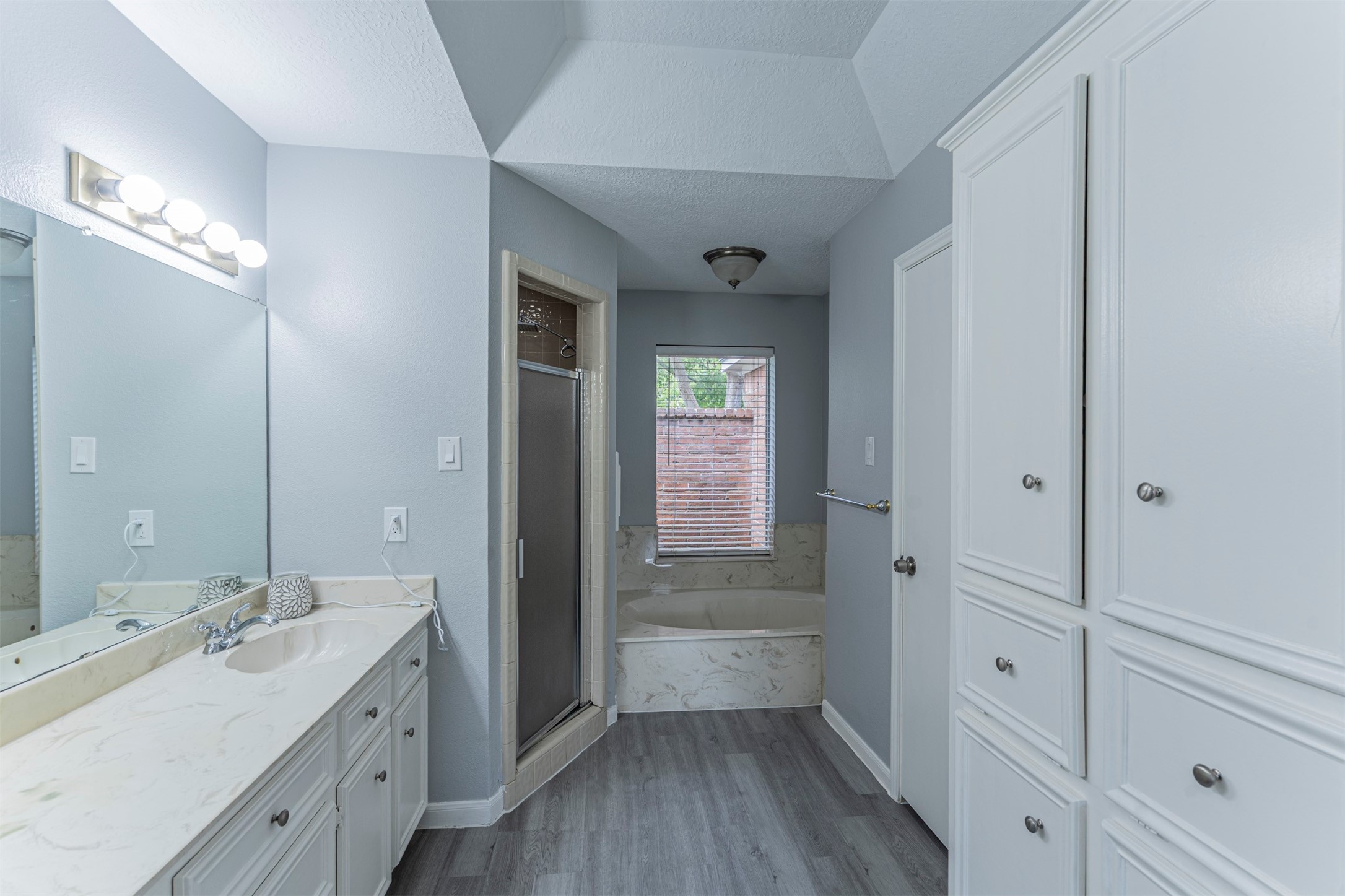 13106 Chriswood Drive Property Photo 16