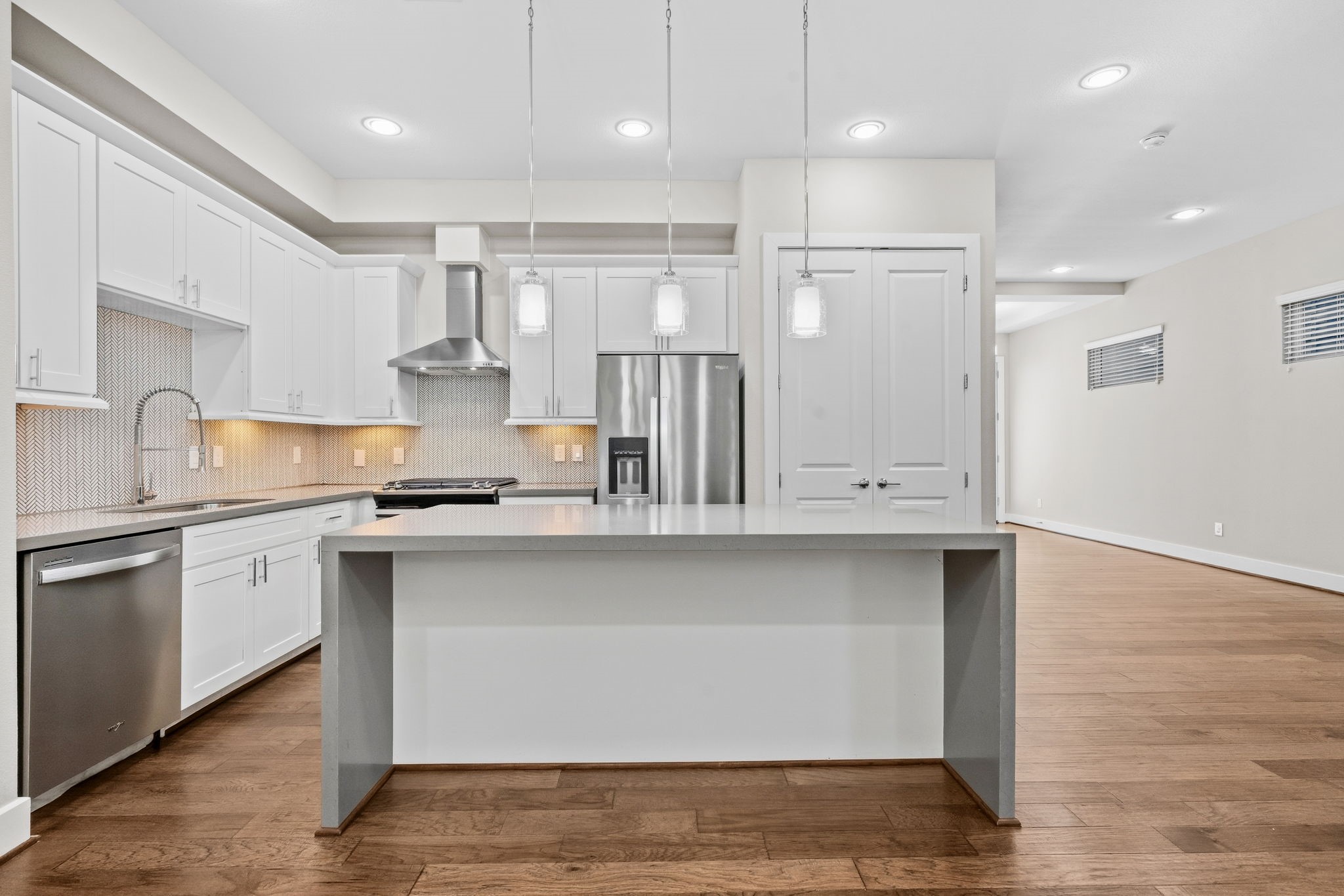 1611 Hardy Street Property Photo 6