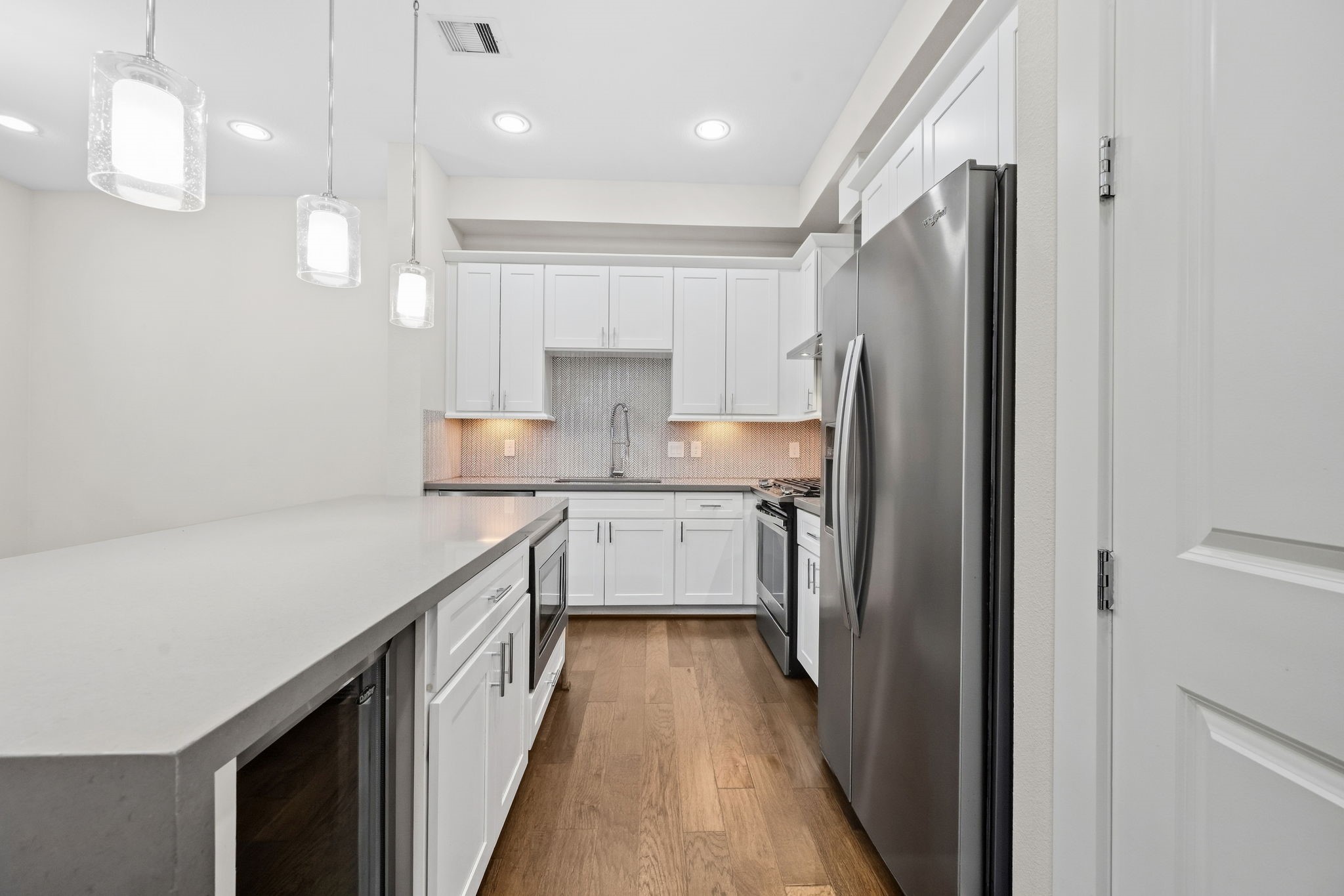 1611 Hardy Street Property Photo 8