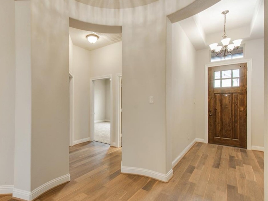 20427 Montecrest Circle Property Photo 3