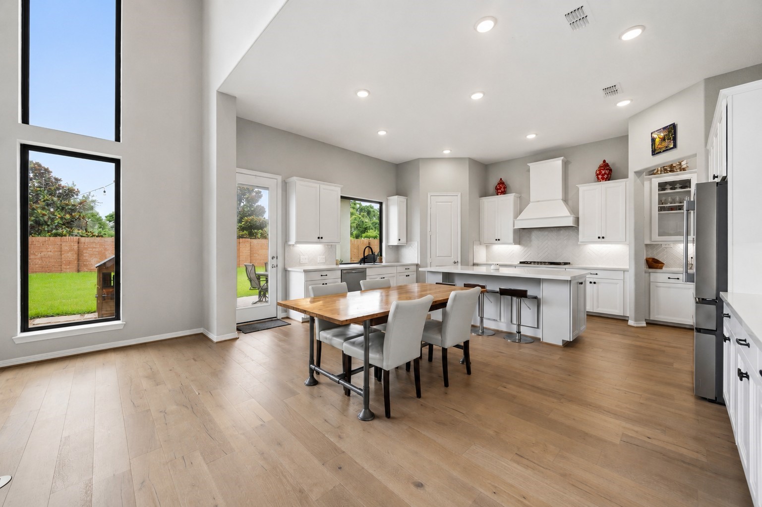 10623 Sawmill Park Drive Property Photo 14