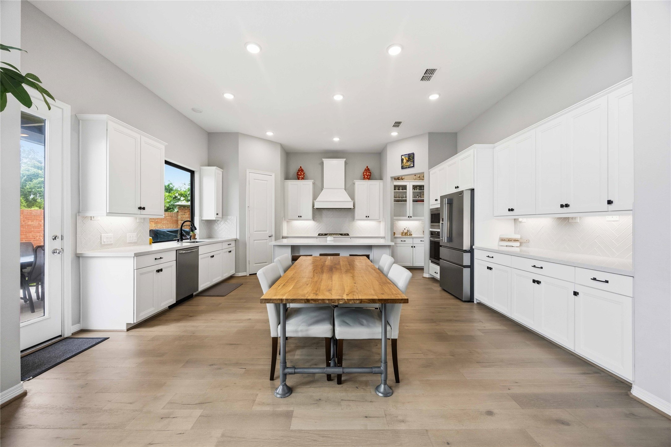 10623 Sawmill Park Drive Property Photo 15