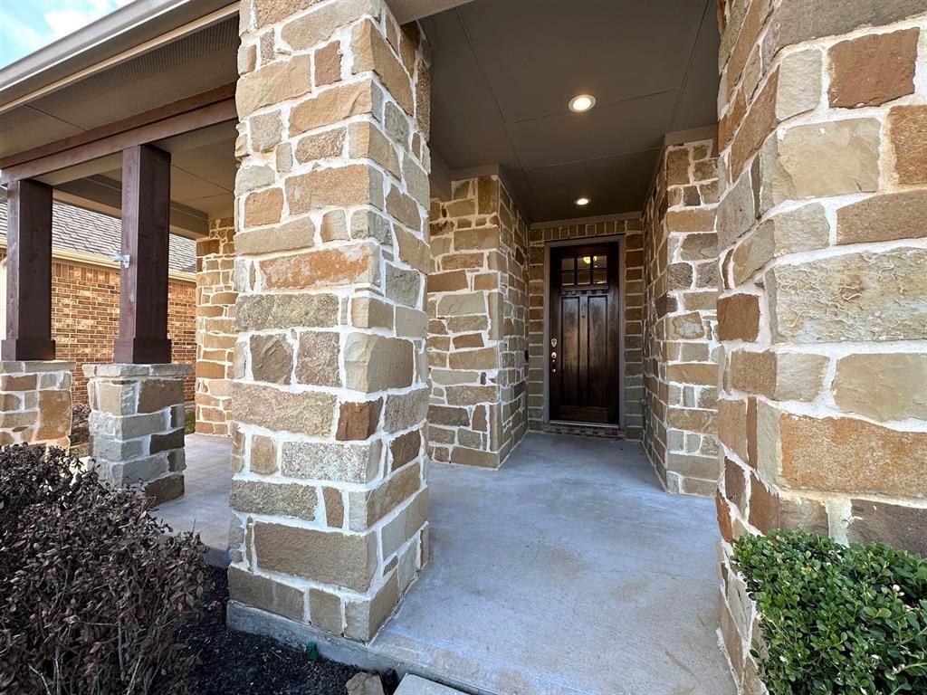 9631 Hideaway Green Drive Property Photo 5