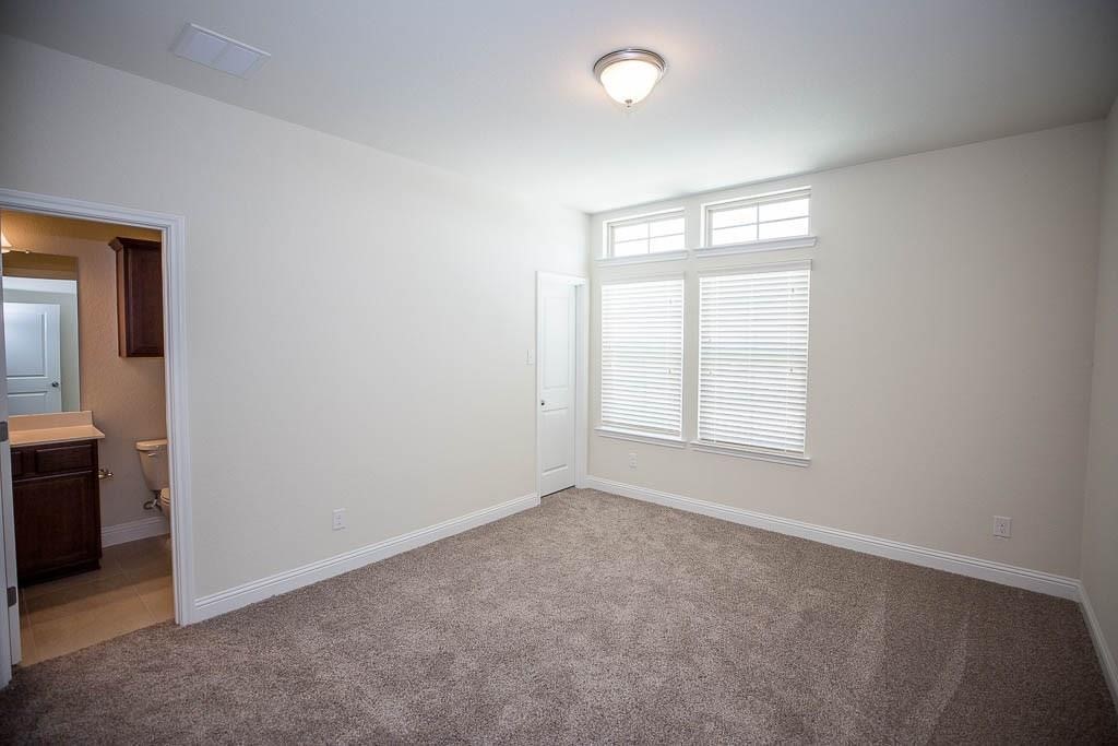 9631 Hideaway Green Drive Property Photo 10