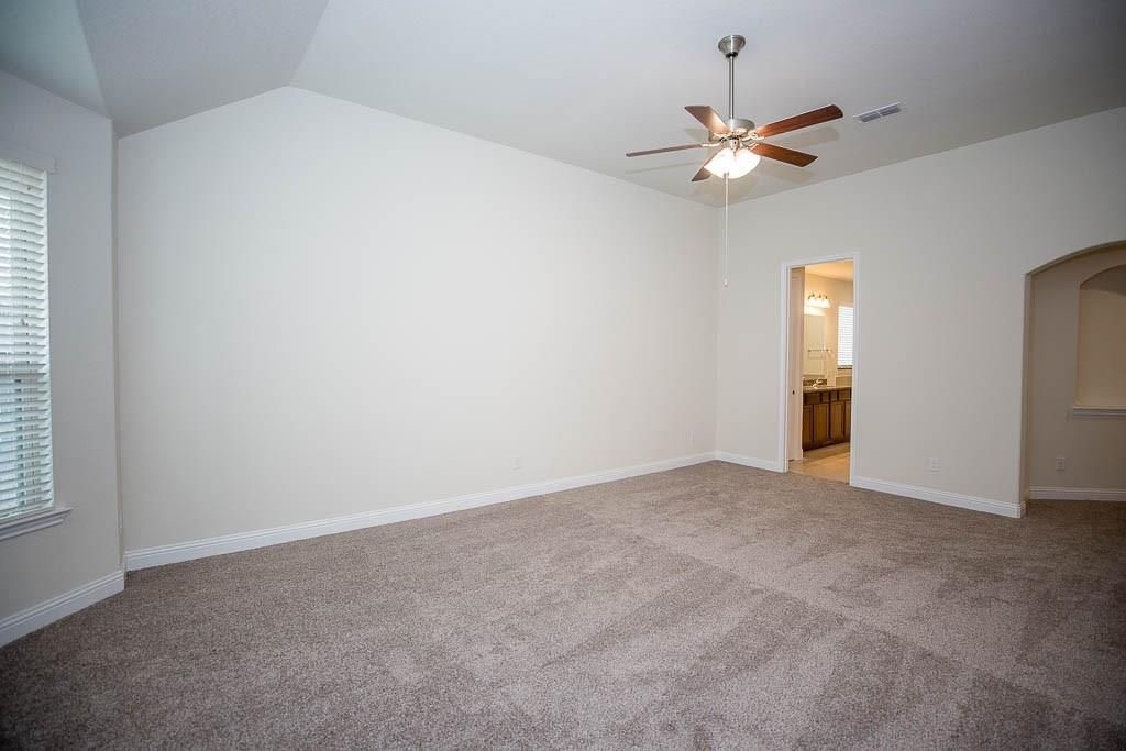 9631 Hideaway Green Drive Property Photo 14