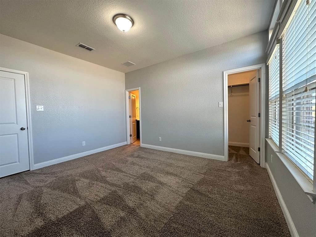 9631 Hideaway Green Drive Property Photo 15