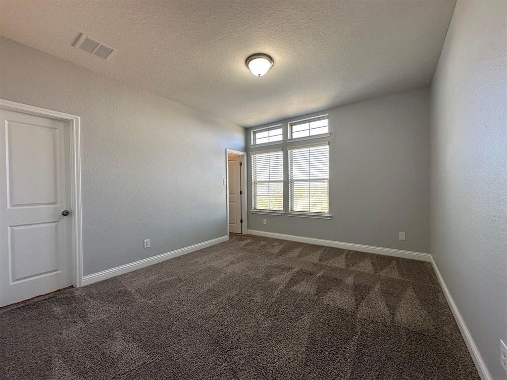 9631 Hideaway Green Drive Property Photo 18