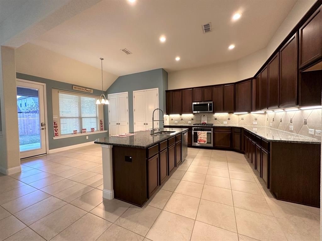 9631 Hideaway Green Drive Property Photo 32