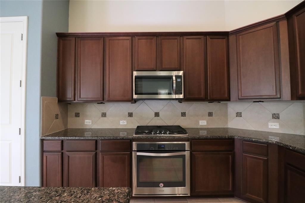 9631 Hideaway Green Drive Property Photo 35