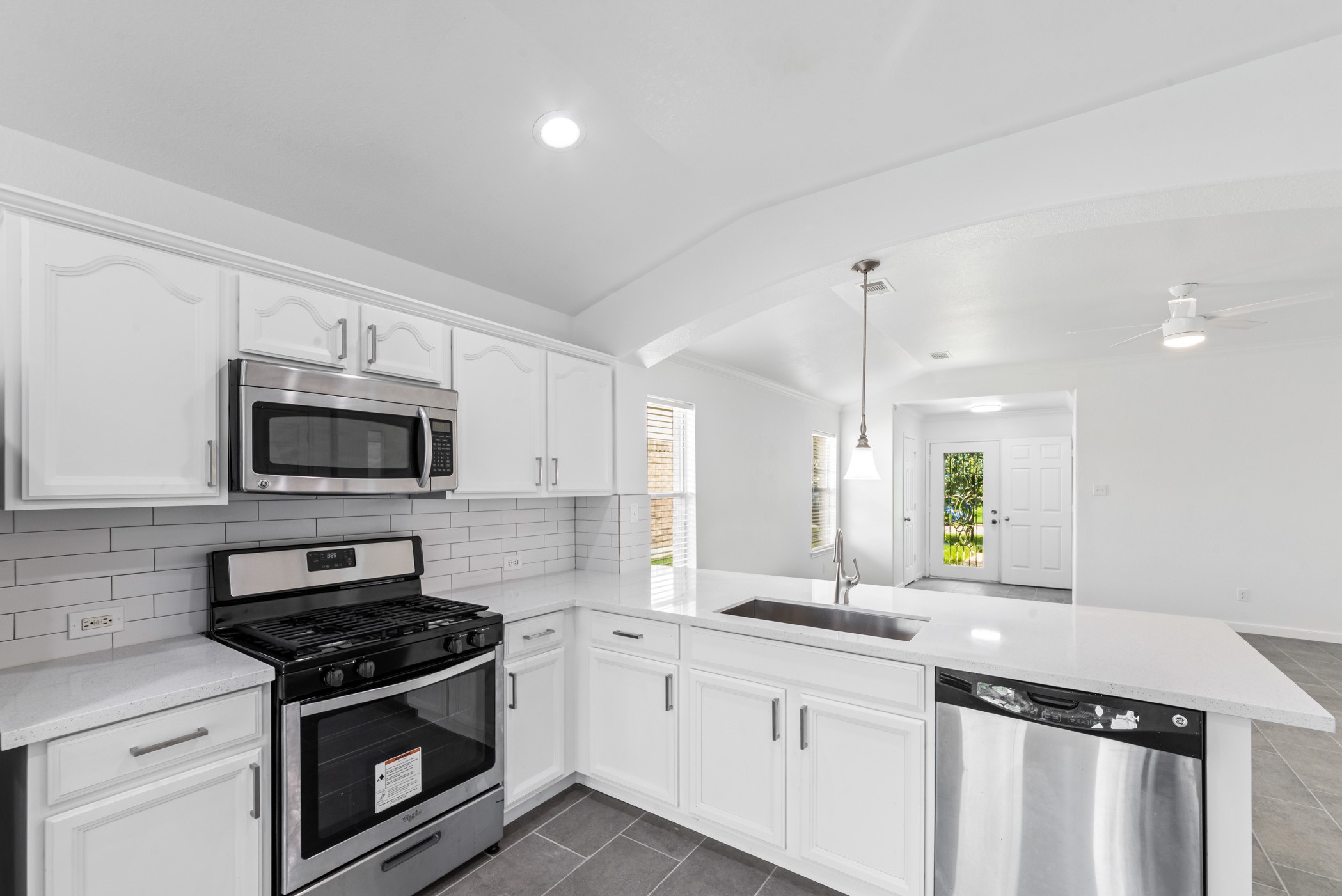 13112 Trail Manor Drive Property Photo 4