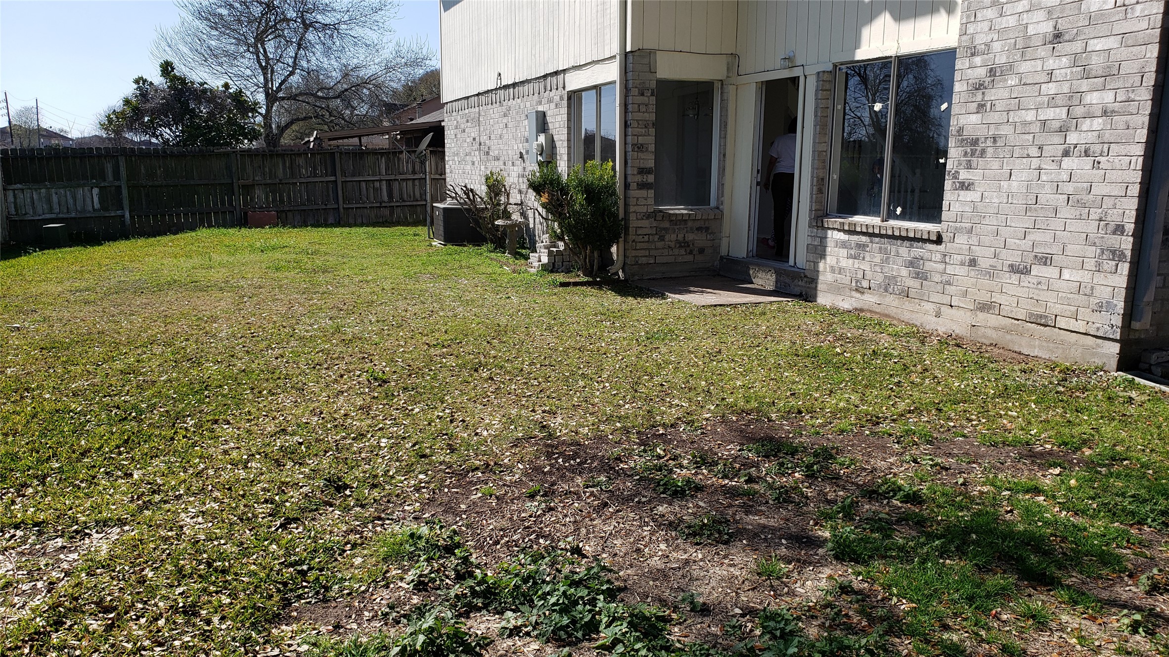 2707 Oakdale Court Property Photo 4