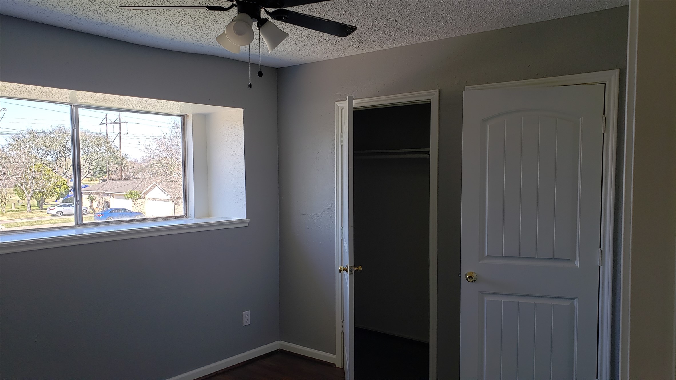 2707 Oakdale Court Property Photo 5