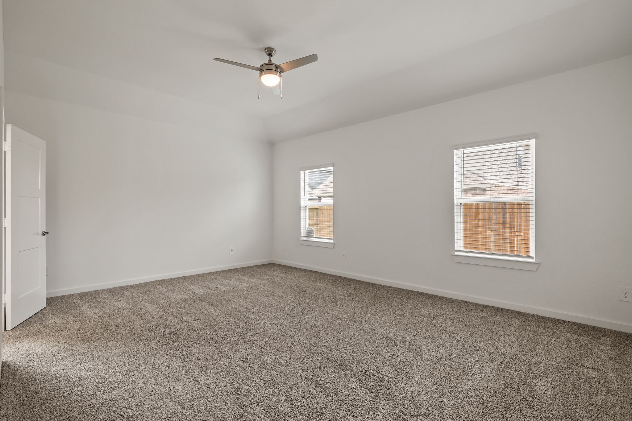 125 Aurora Springs Drive Property Photo 9