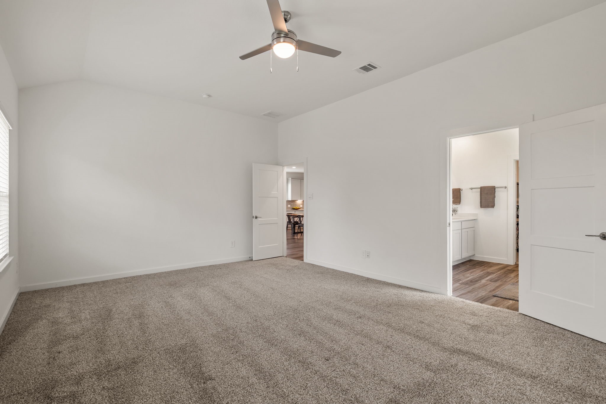 125 Aurora Springs Drive Property Photo 10