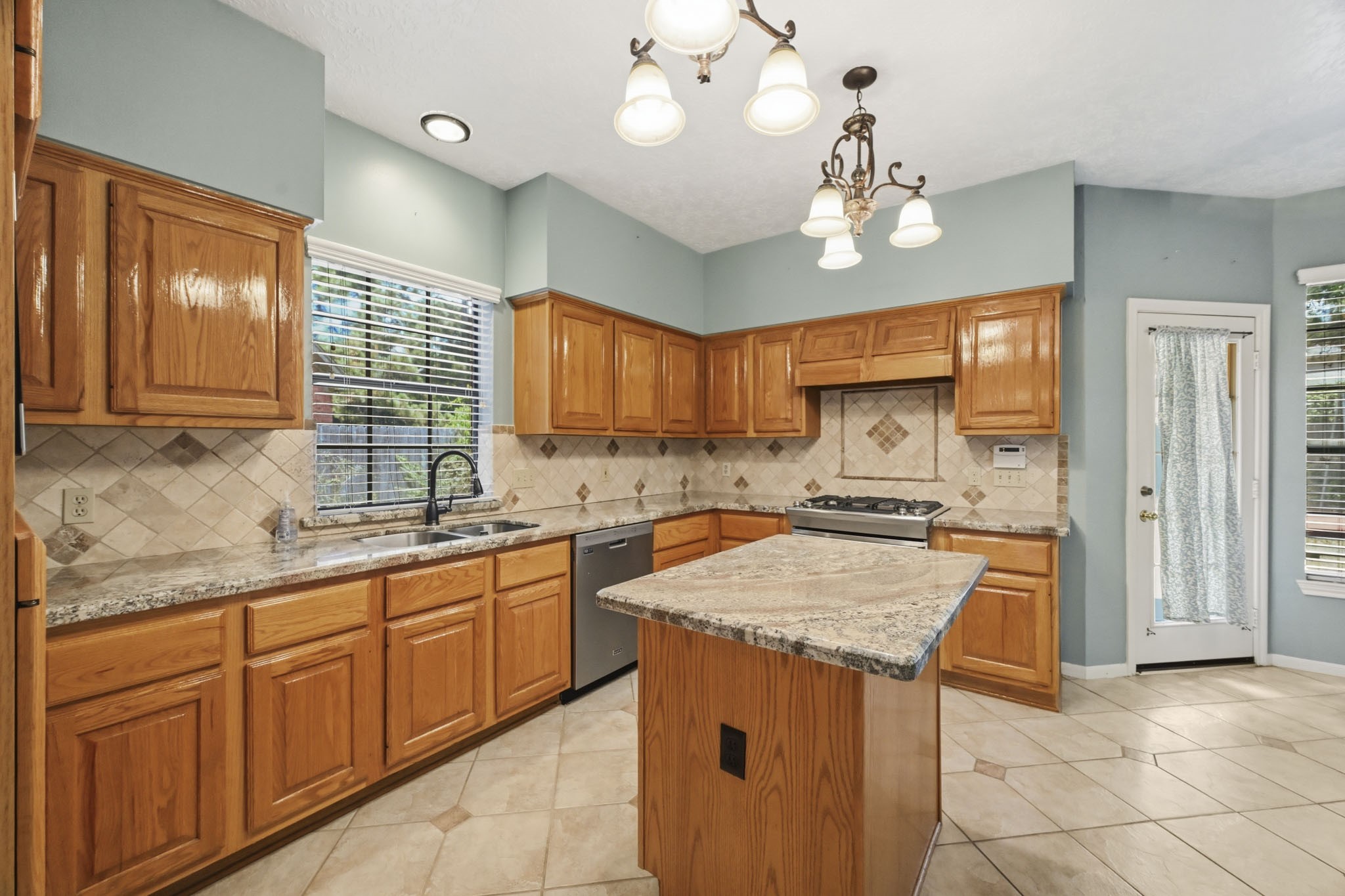 17010 Quiet Dale Court Property Photo 8