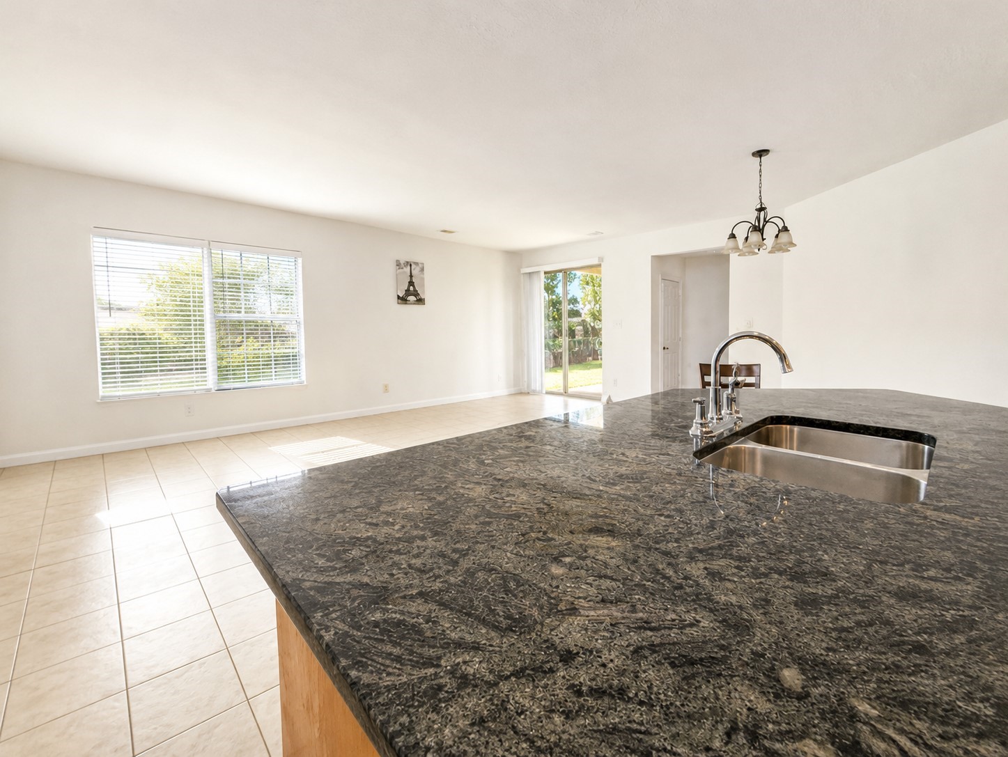 18611 White Ash Ln Property Photo 4
