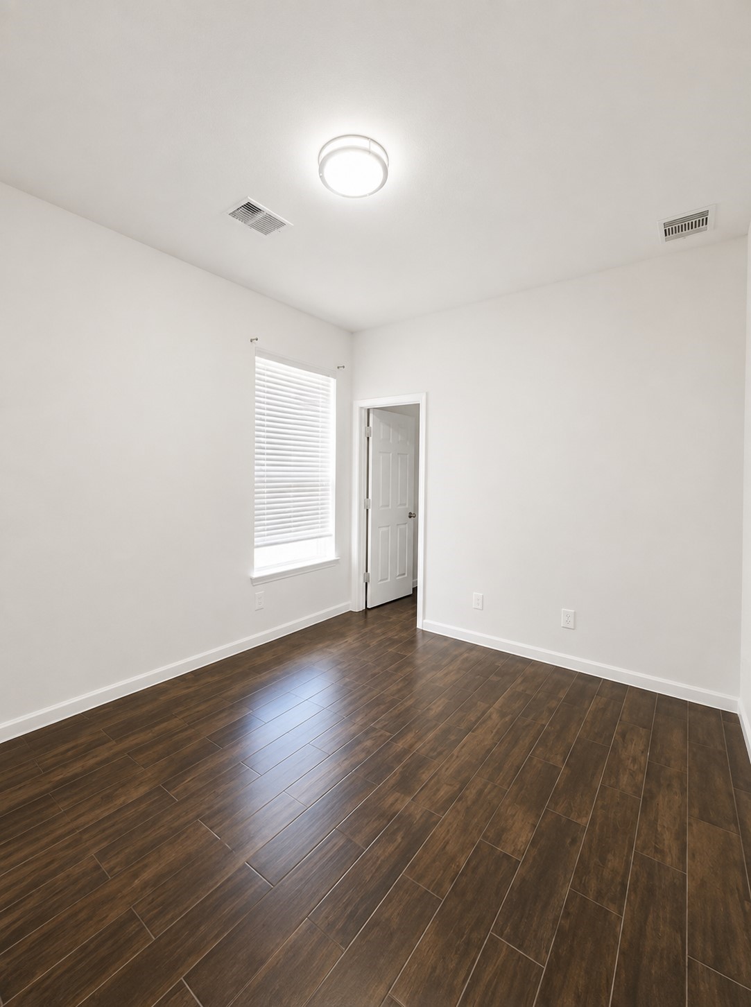 18611 White Ash Ln Property Photo 10