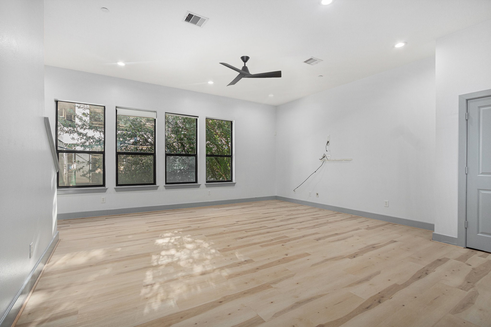 2422 Navigation Boulevard G Property Photo 8