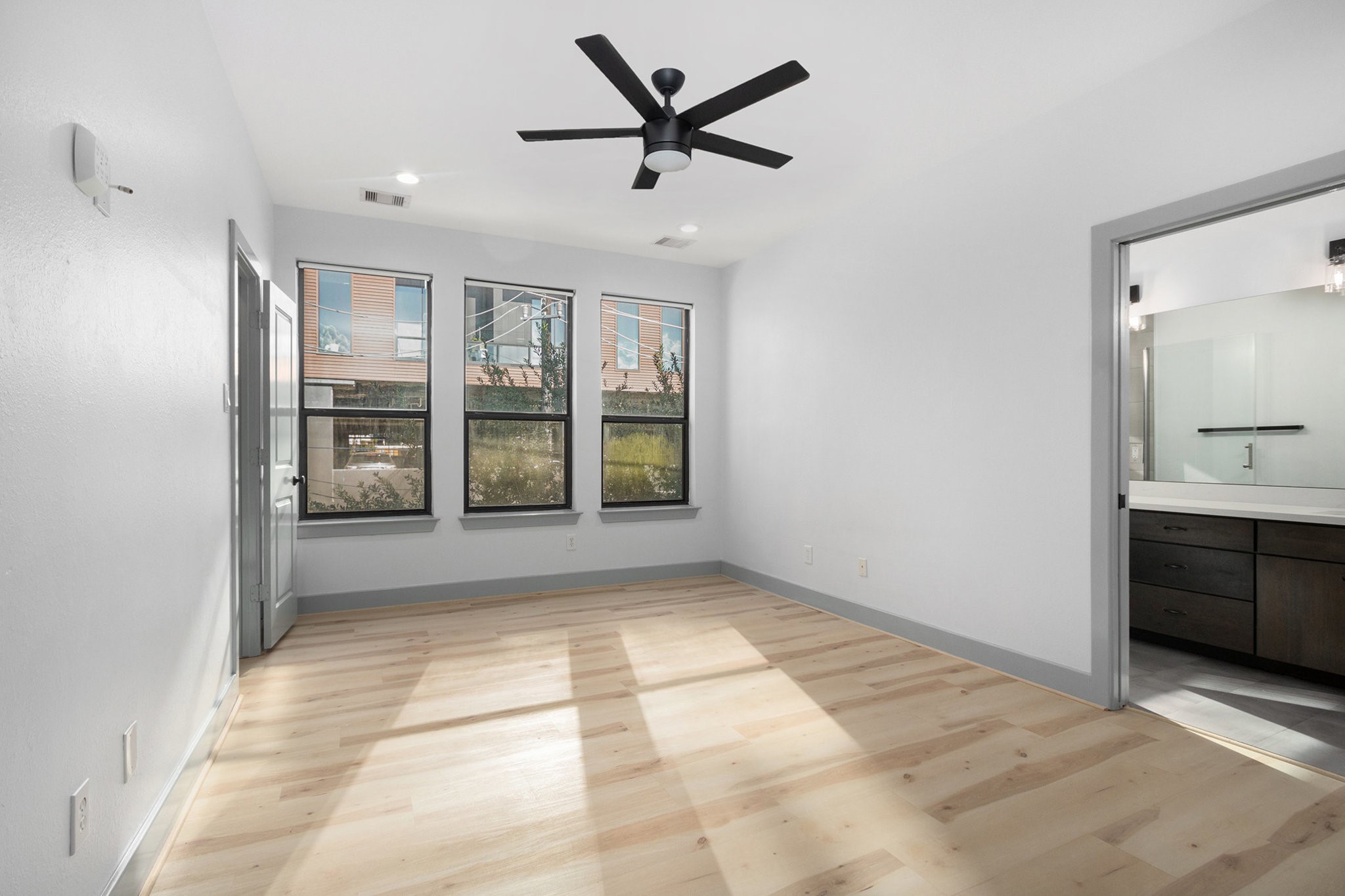 2422 Navigation Boulevard G Property Photo 9