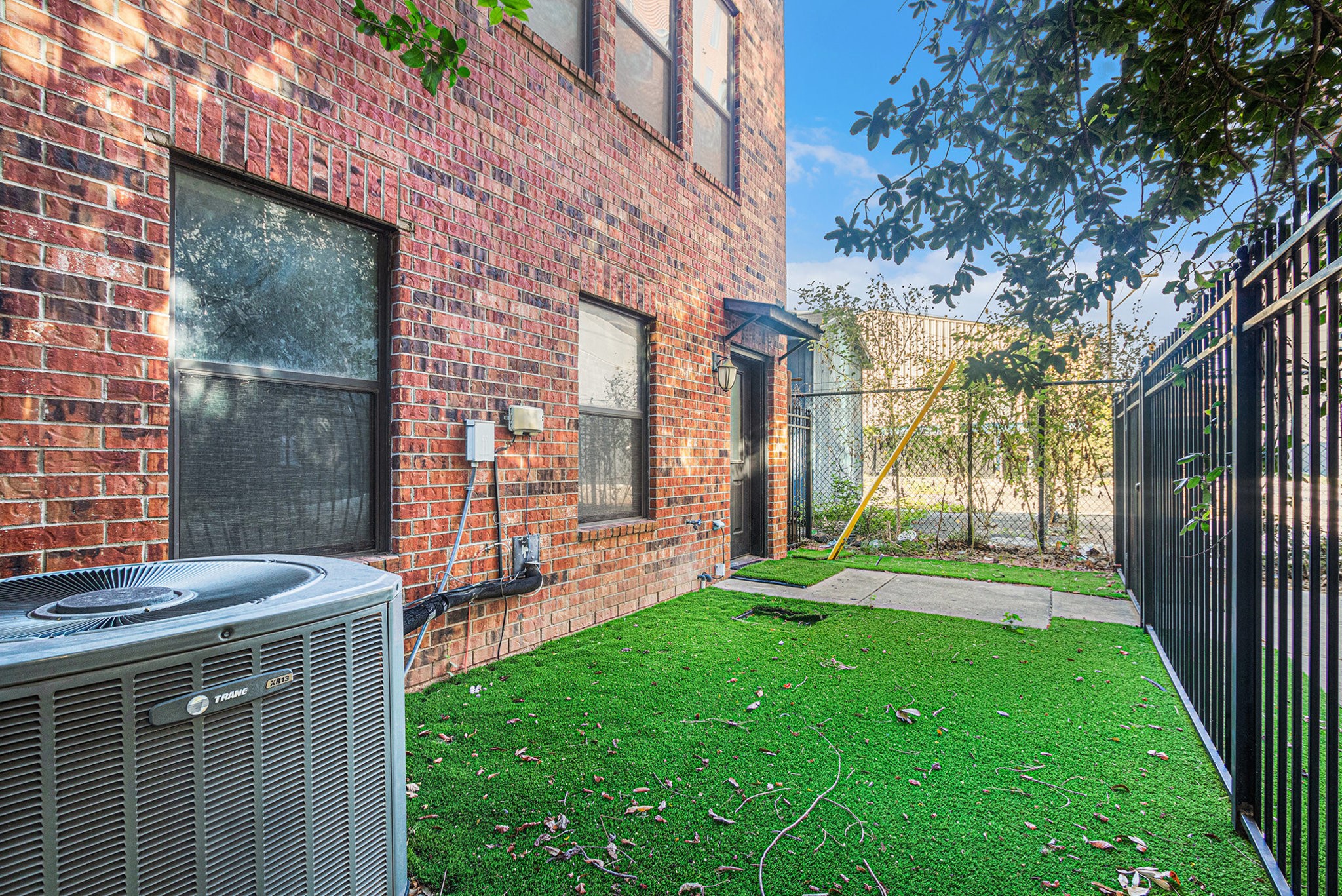 2422 Navigation Boulevard G Property Photo 15