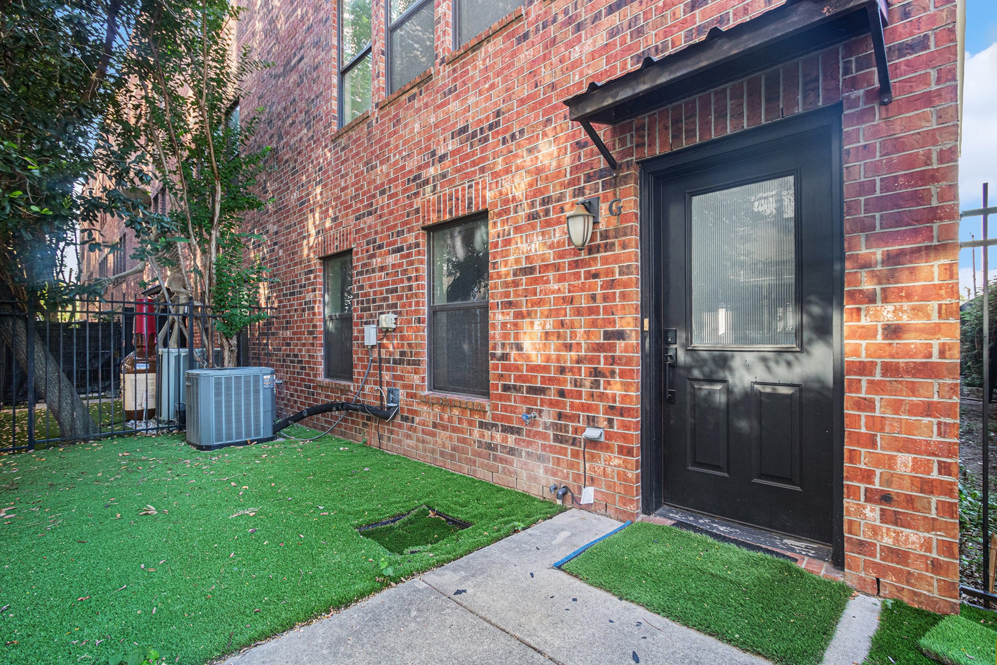 2422 Navigation Boulevard G Property Photo 16
