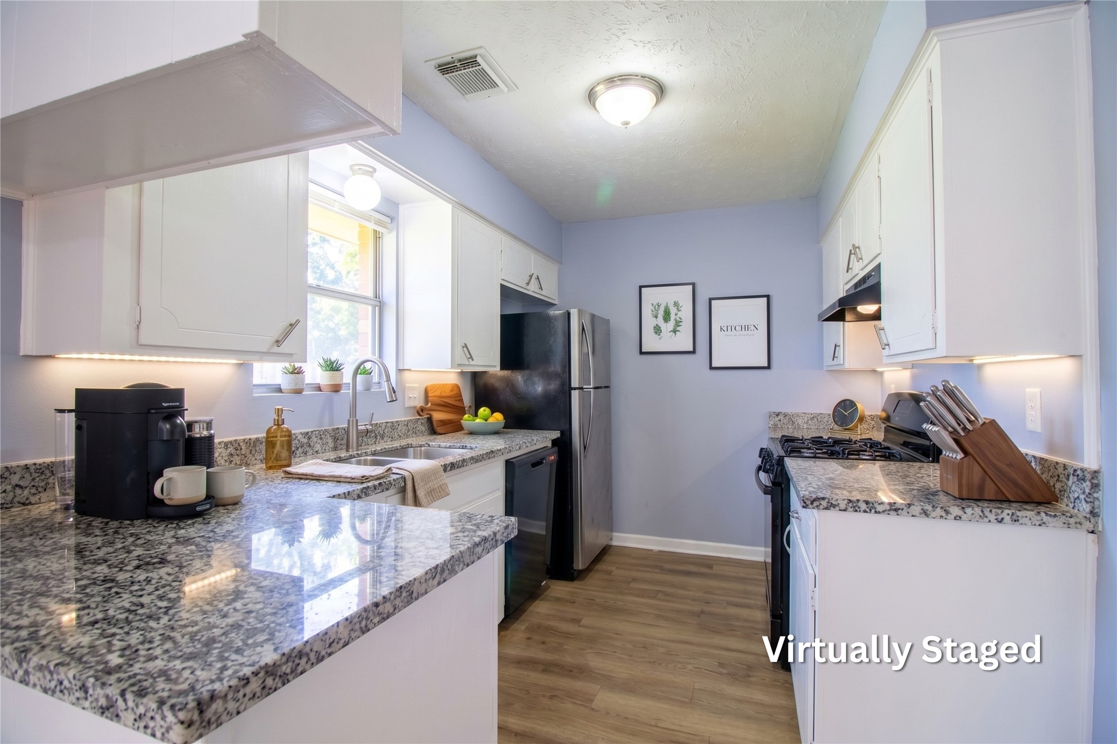 2202 Cherrybrook Lane Property Photo 3