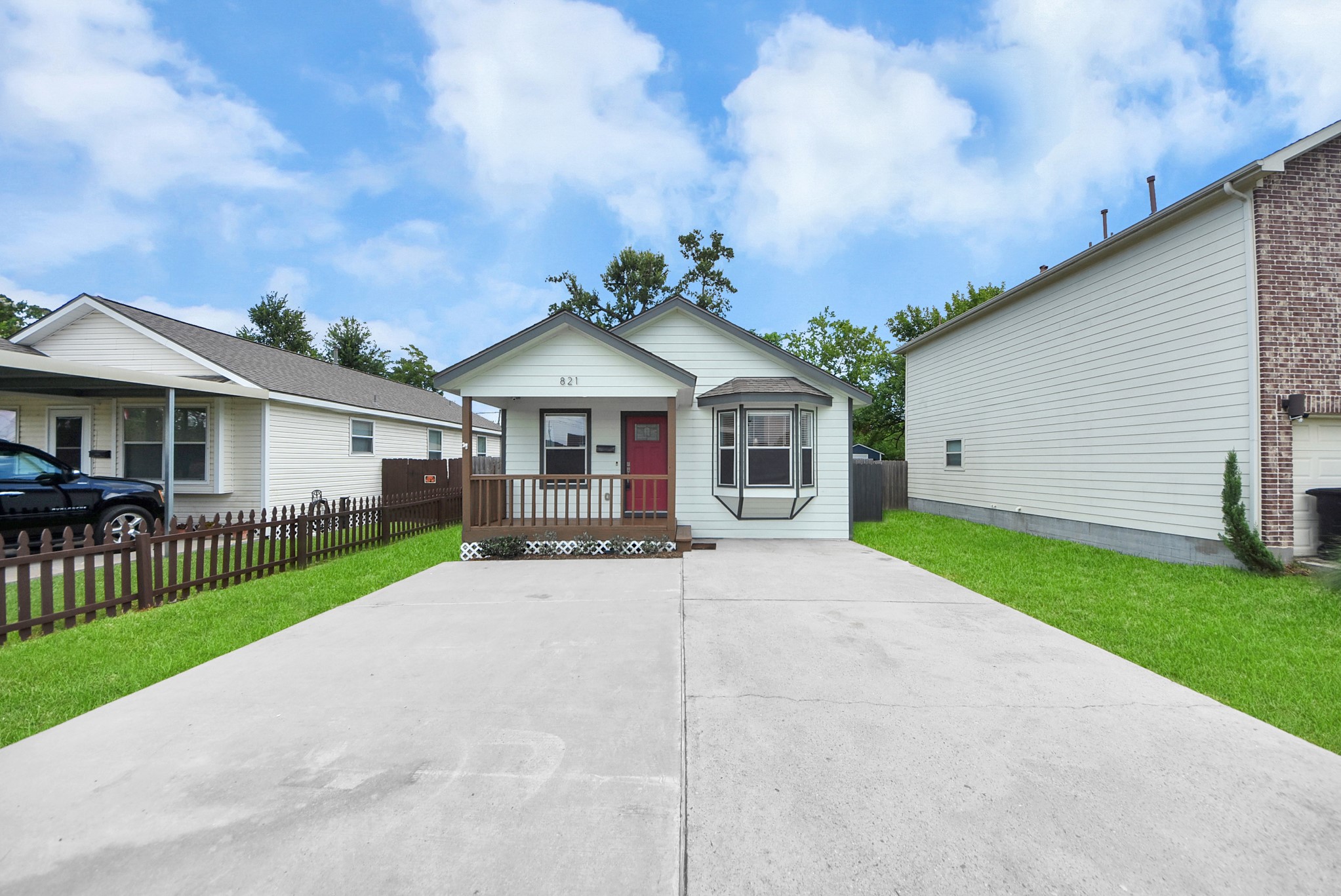821 E 36th Street Property Photo 3