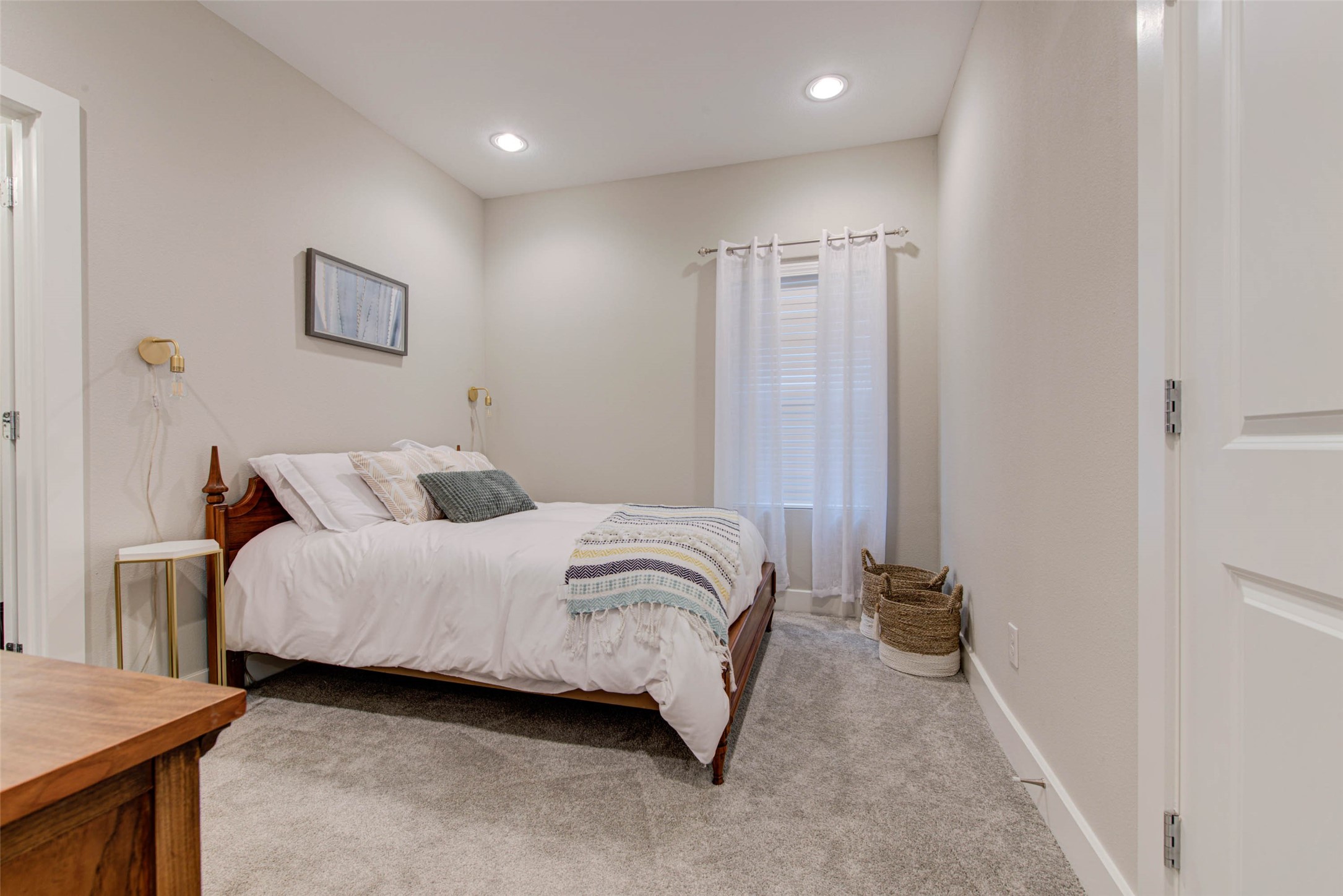 6009 Gardendale Drive D Property Photo 6