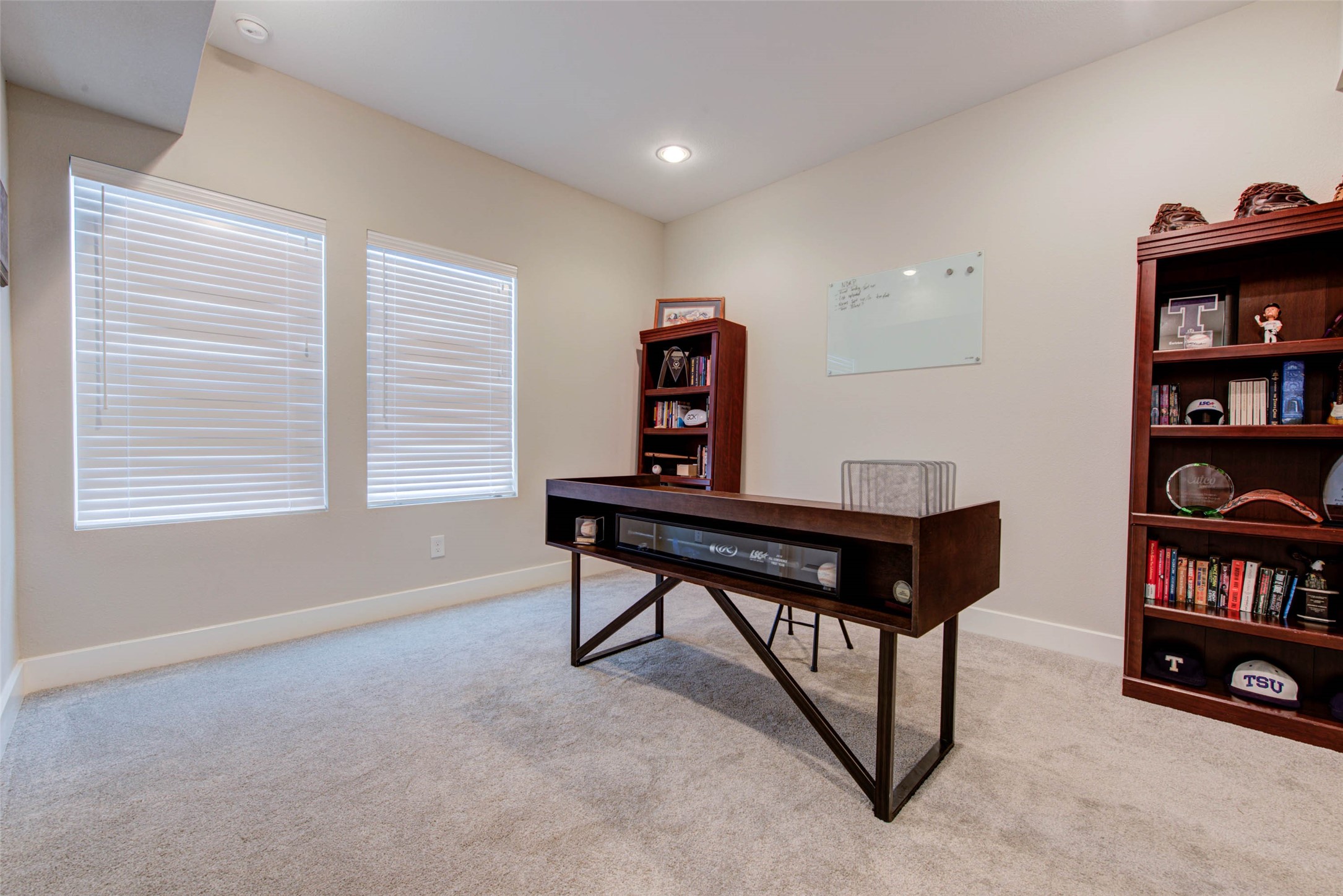 6009 Gardendale Drive D Property Photo 7