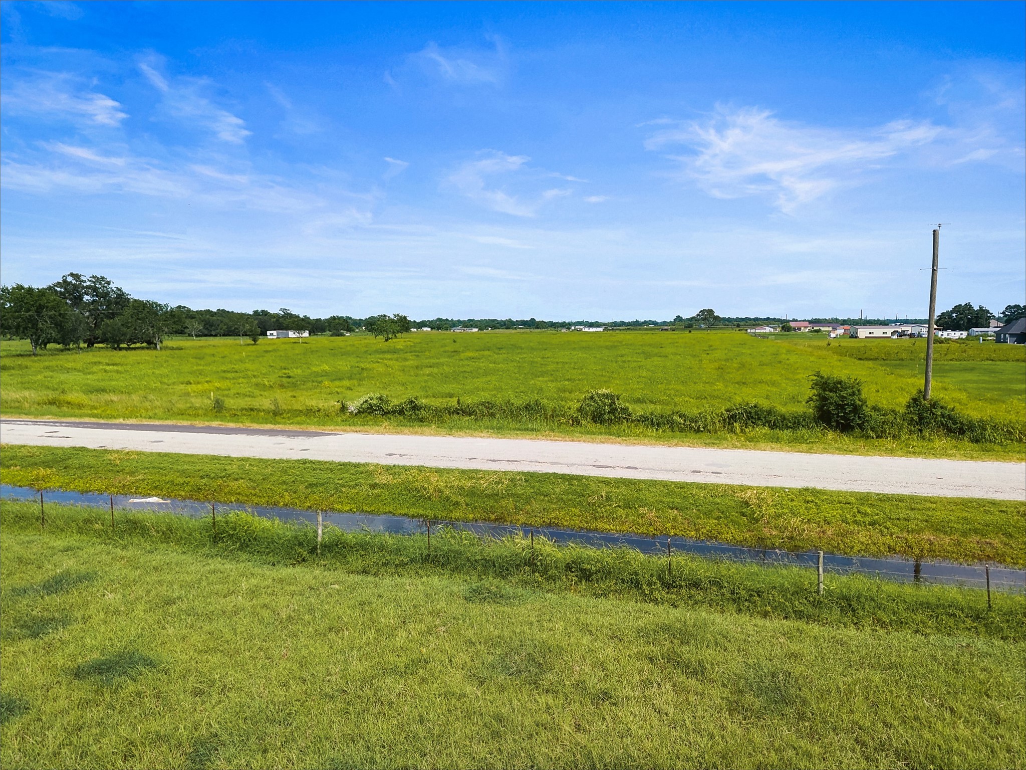 0 Cr100 Property Photo 7