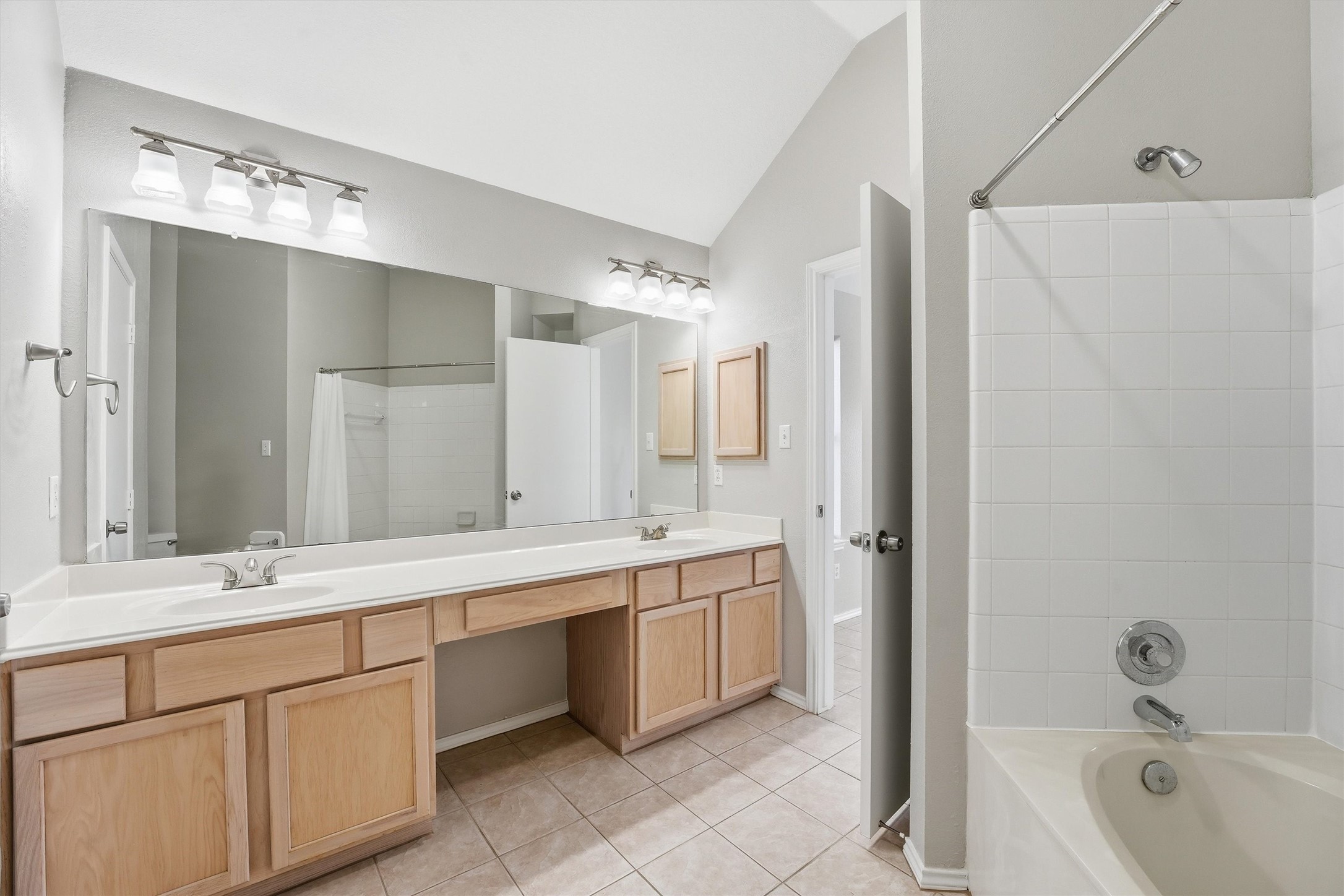 2618 Heatherknoll Drive Property Photo 22