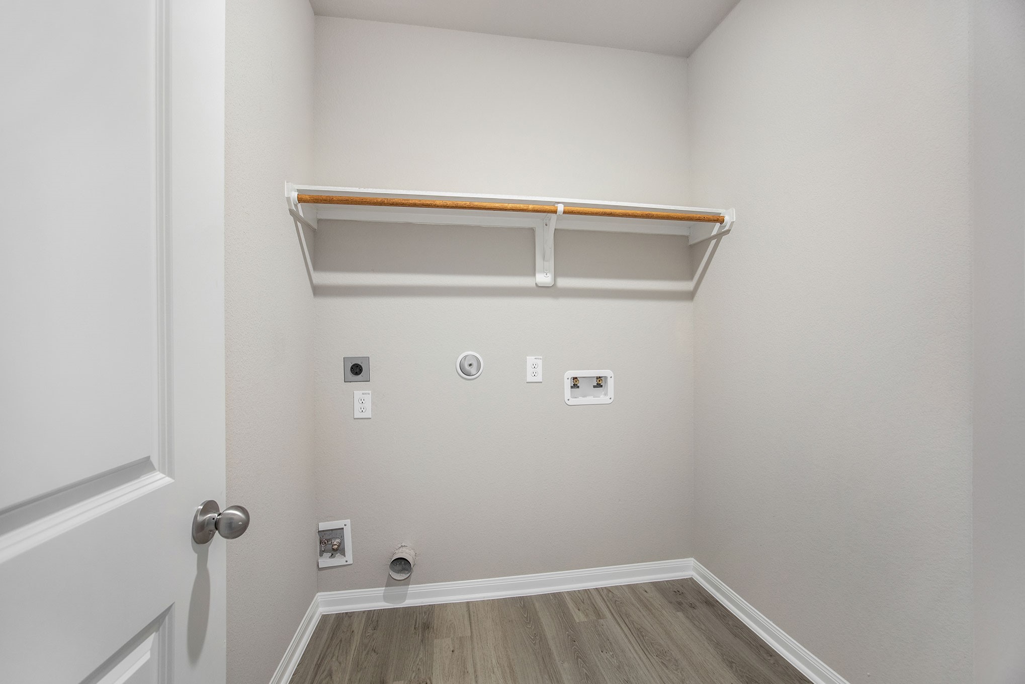 221 Inwood Drive Property Photo 11