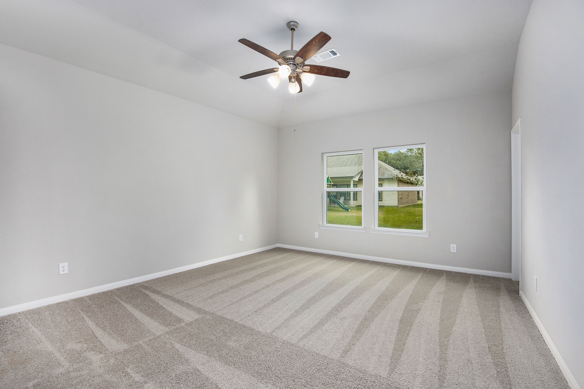 221 Inwood Drive Property Photo 14