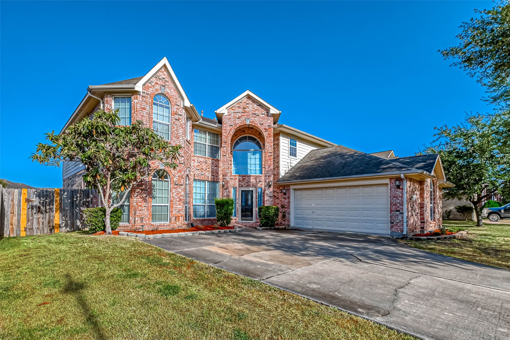 10626 Hillsdale Bridge Lane Property Photo 1