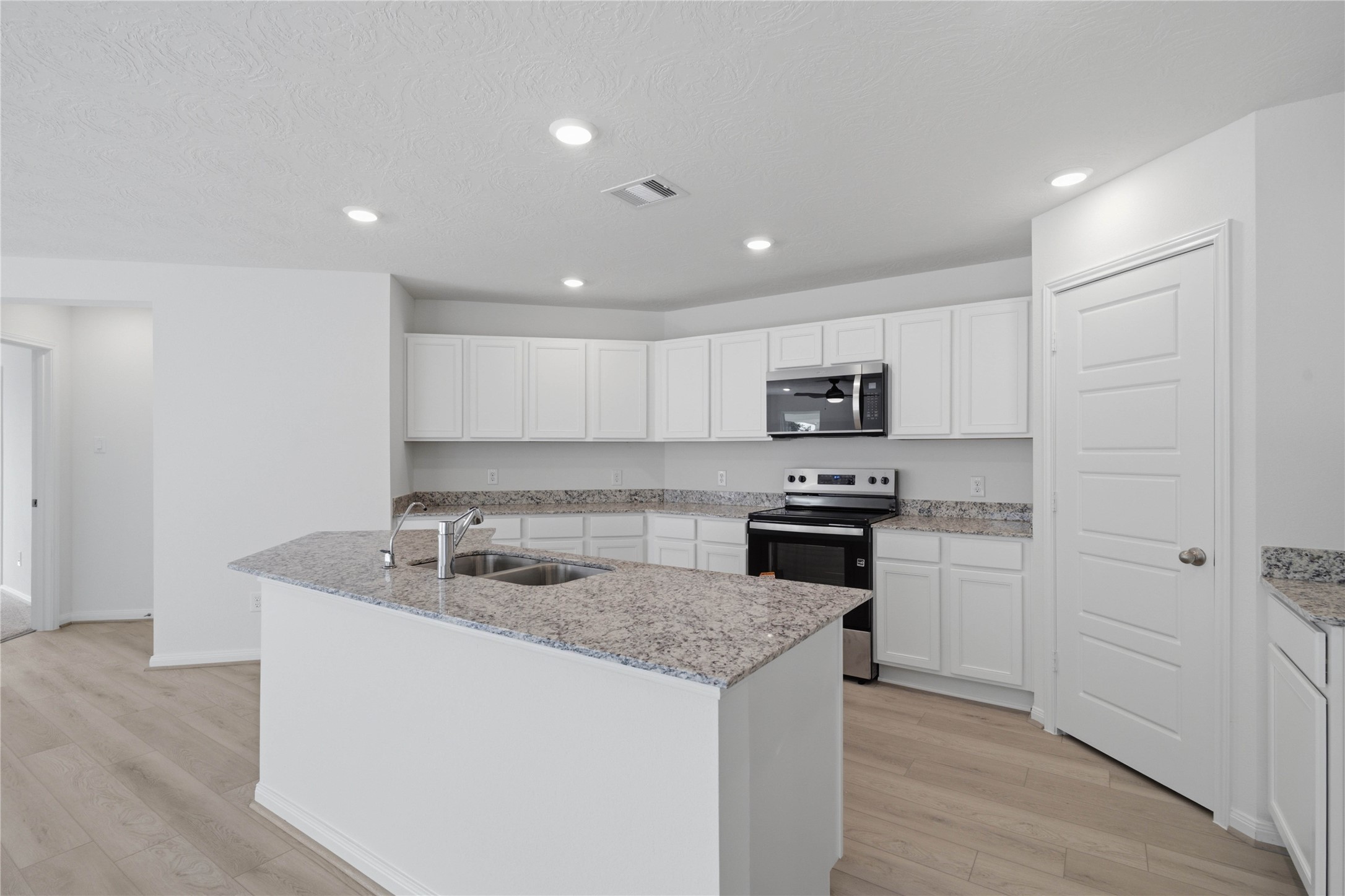 7215 Willow Meadow Lane Property Photo 9