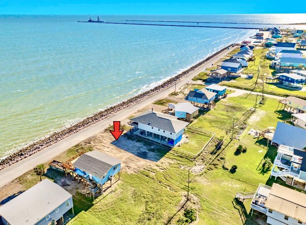 802 Beach Drive Property Photo 1