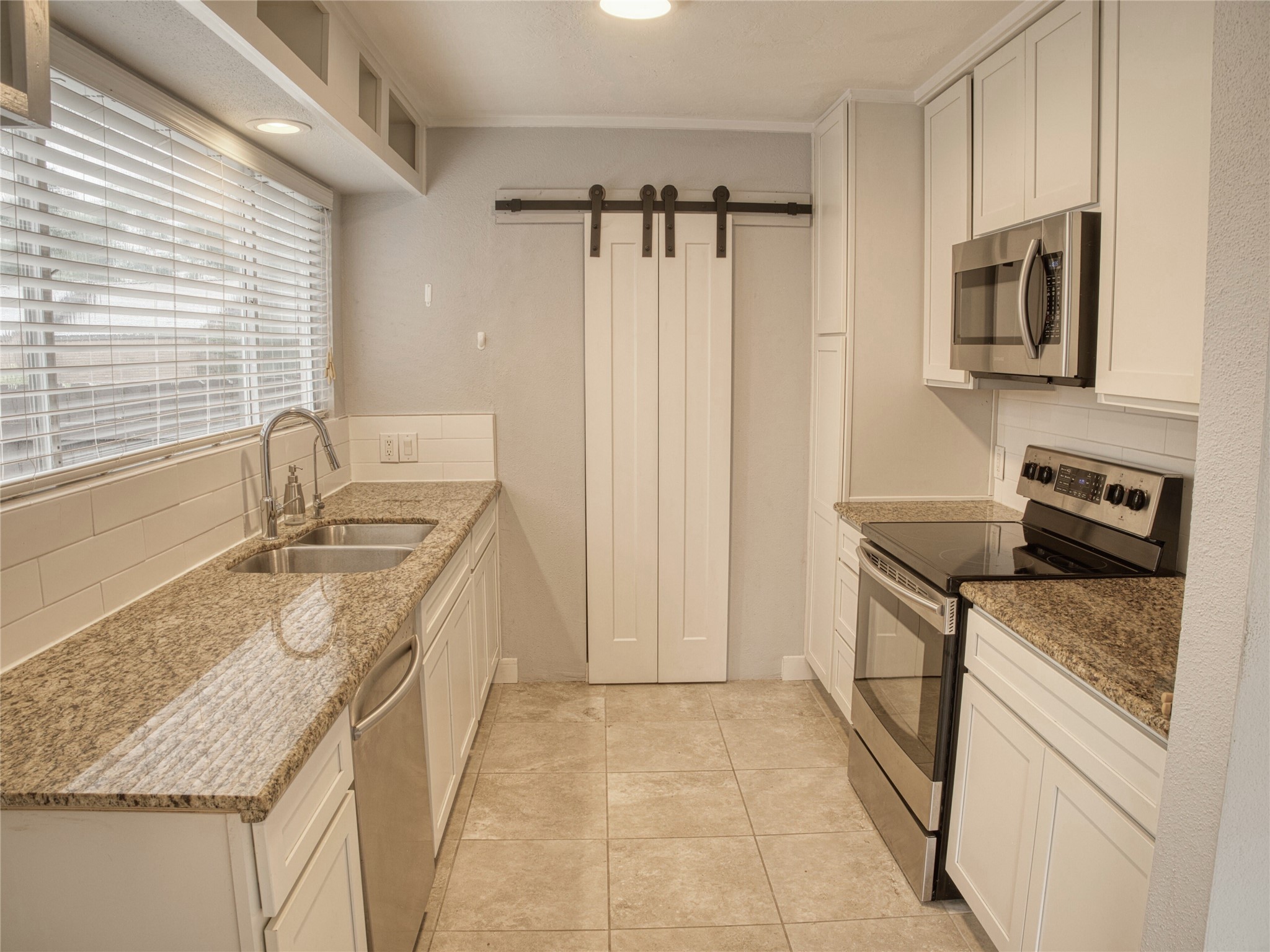 16550 Space Center Boulevard Boulevard Property Photo 8