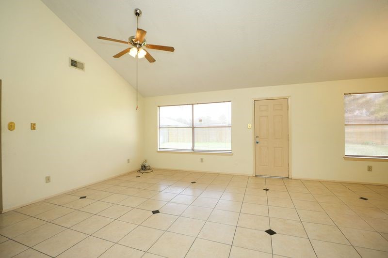 8215 Summer Quail Drive Property Photo 11