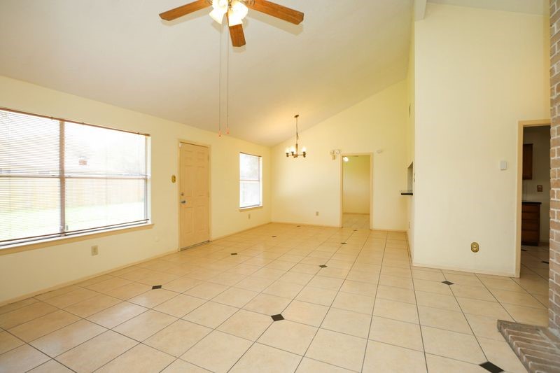 8215 Summer Quail Drive Property Photo 14