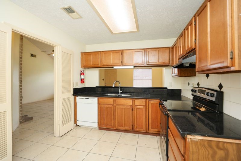 8215 Summer Quail Drive Property Photo 18