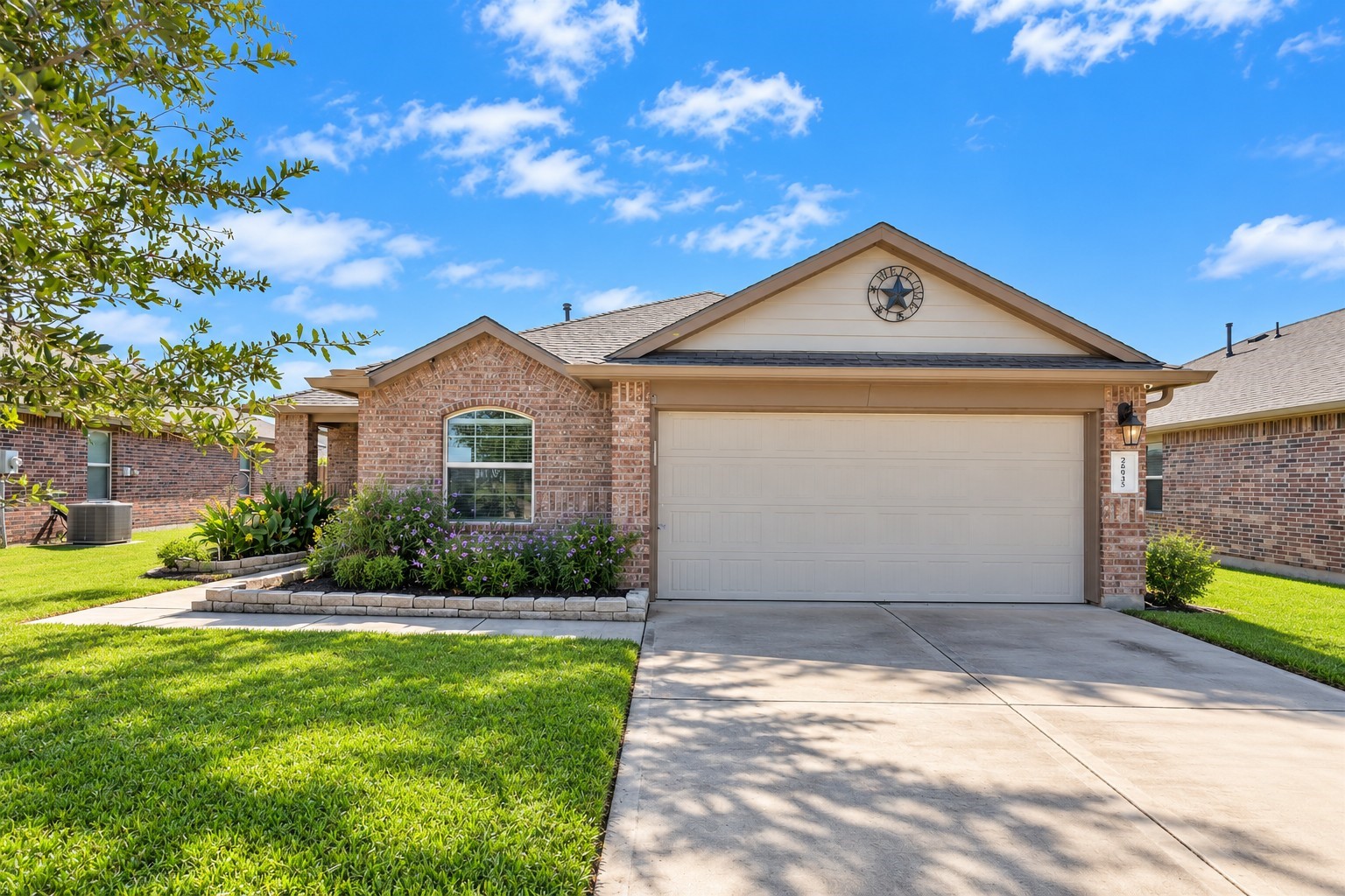 29035 Jacobs River Drive Property Photo 1