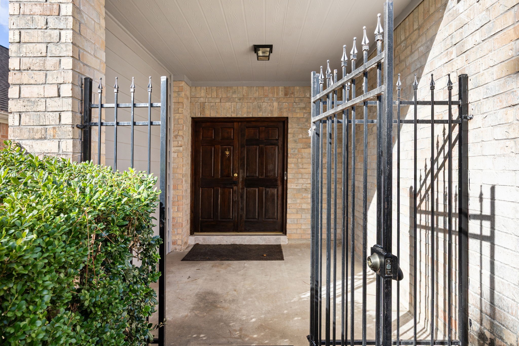 8043 Oceanside Drive Property Photo 3