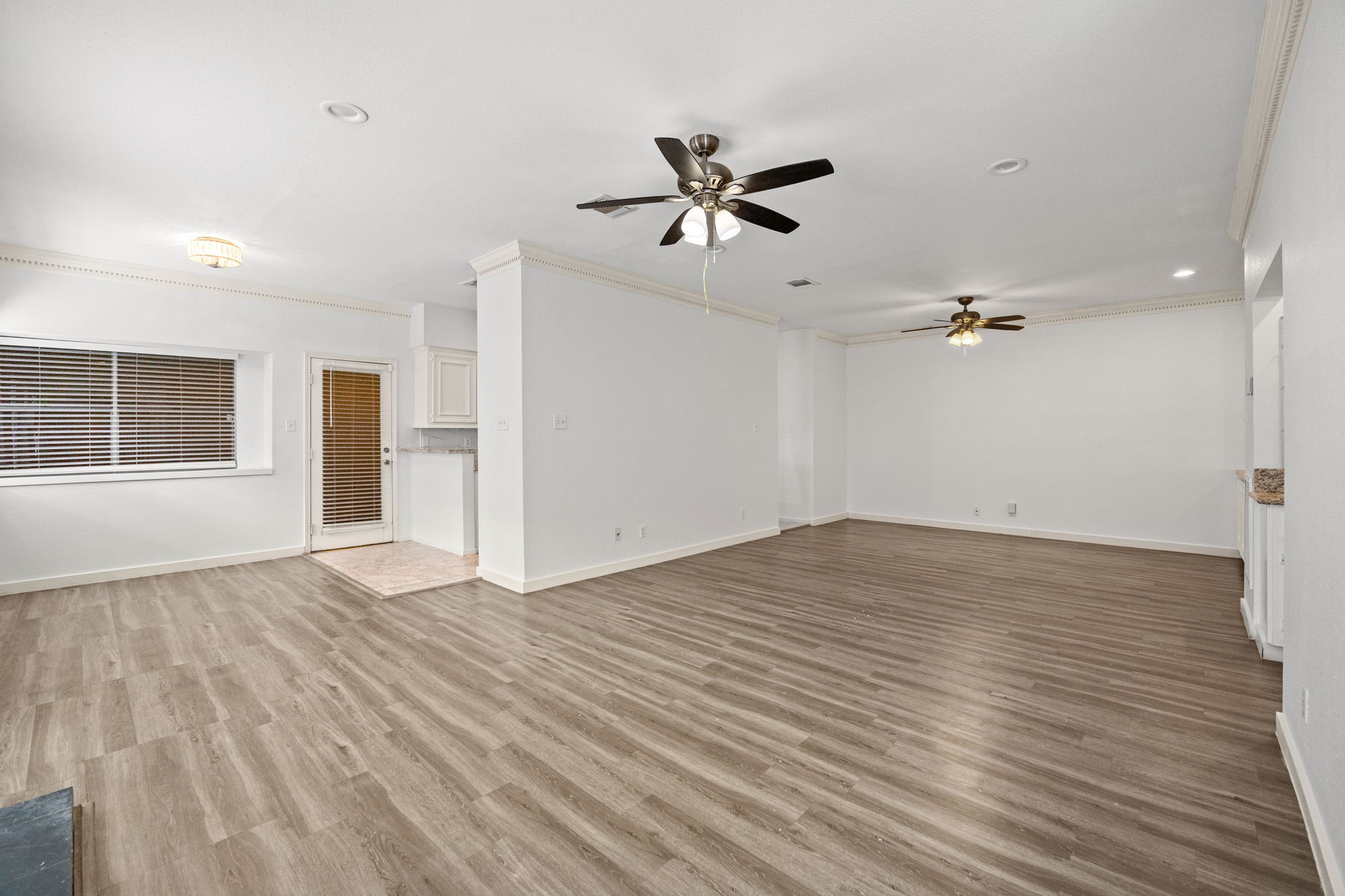 8043 Oceanside Drive Property Photo 7