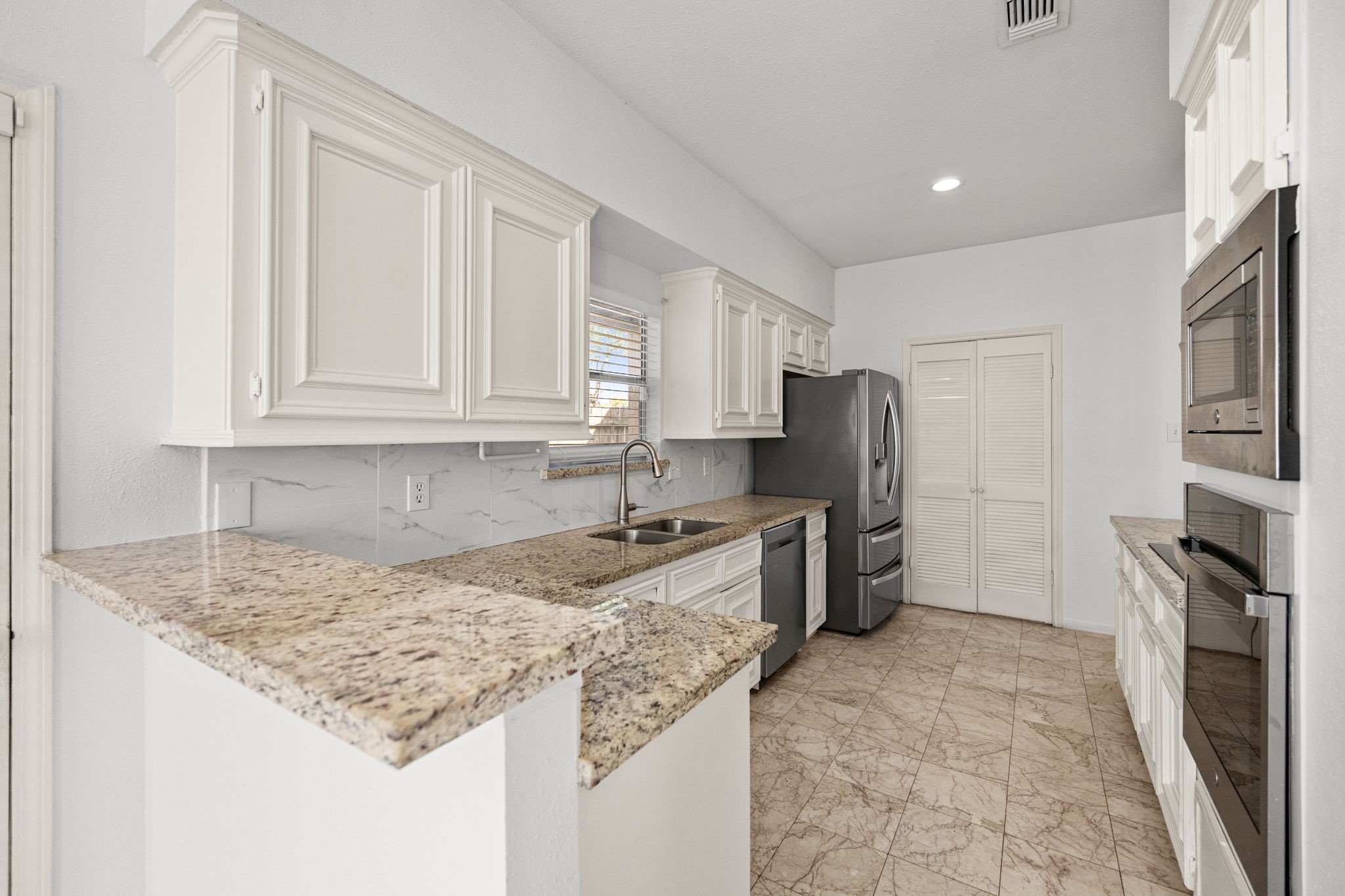 8043 Oceanside Drive Property Photo 12