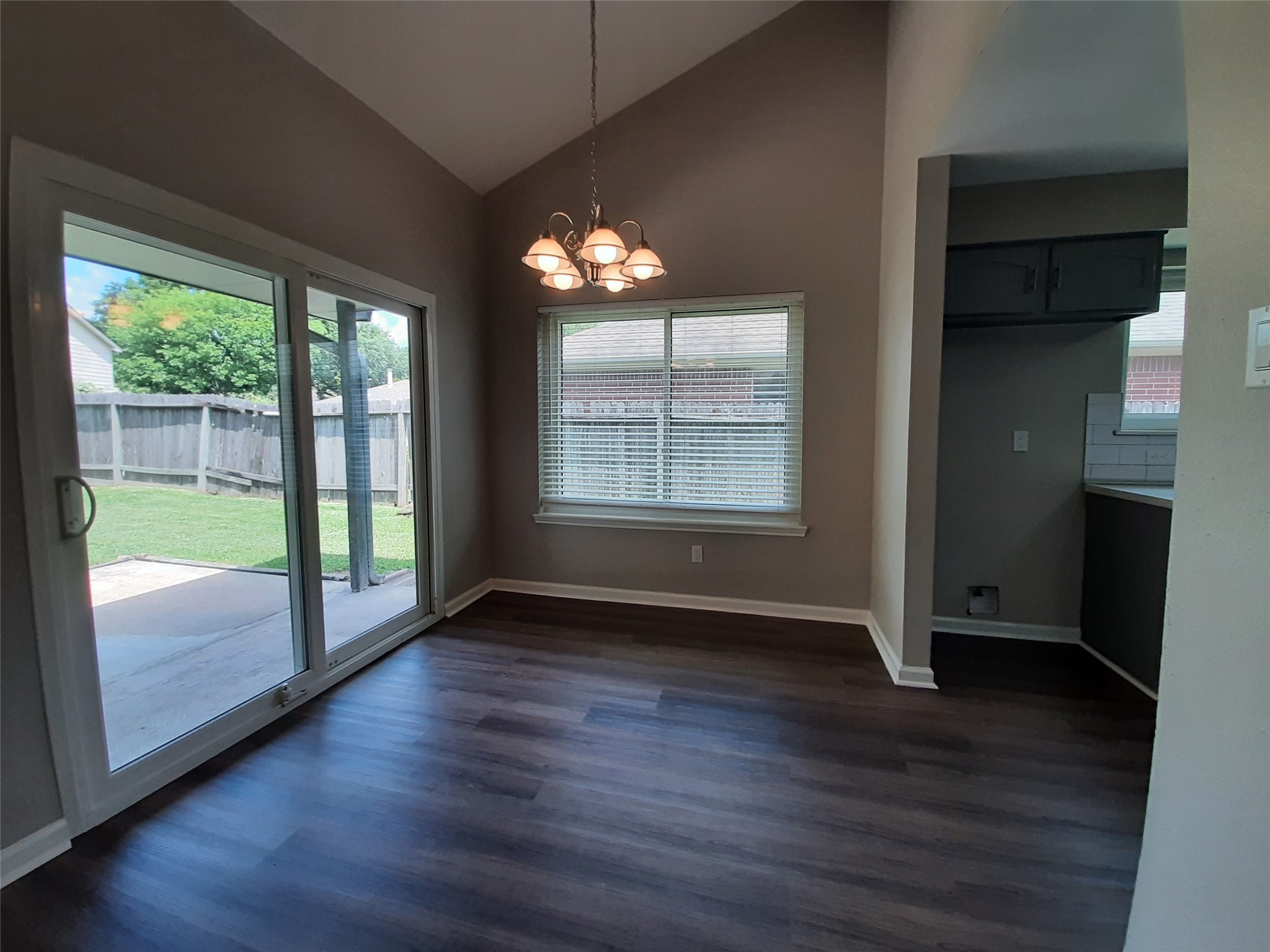 8406 Woodland Willows Drive Property Photo 12