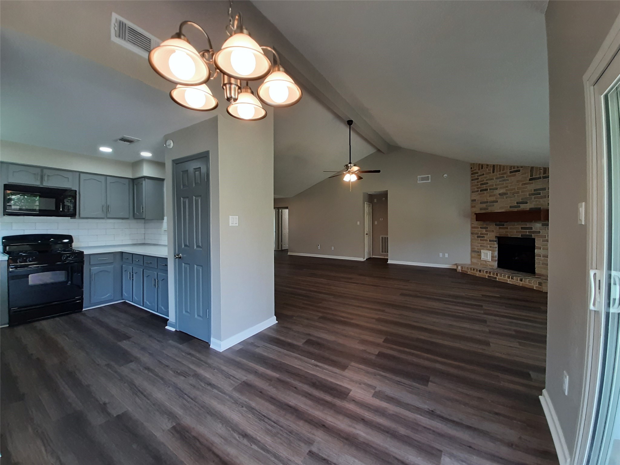 8406 Woodland Willows Drive Property Photo 14