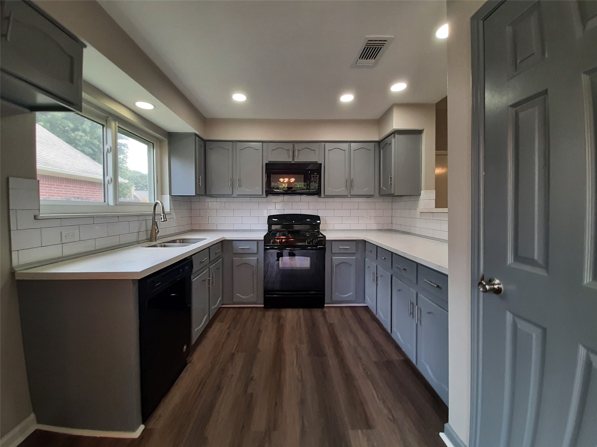 8406 Woodland Willows Drive Property Photo 15