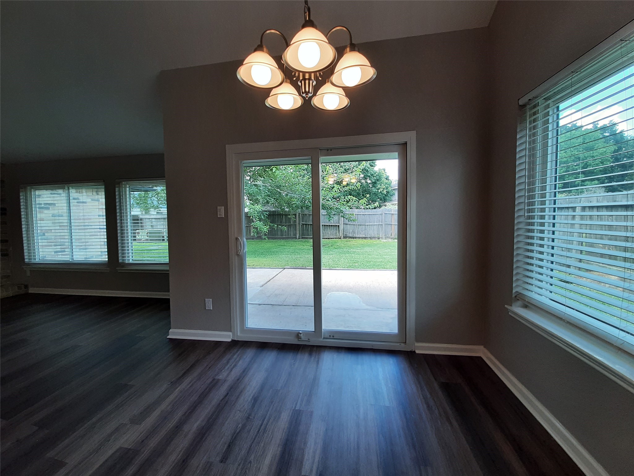 8406 Woodland Willows Drive Property Photo 16