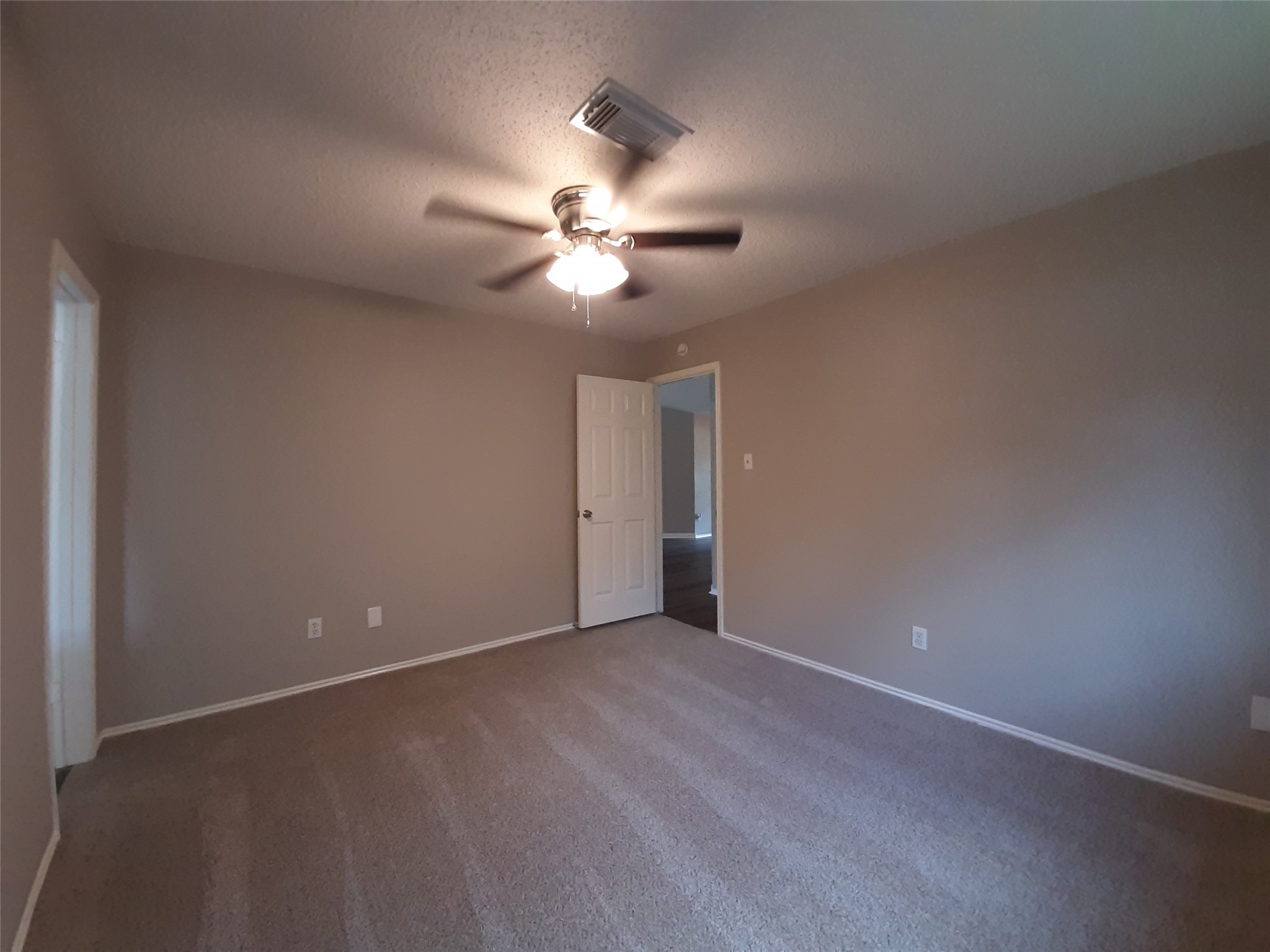 8406 Woodland Willows Drive Property Photo 21