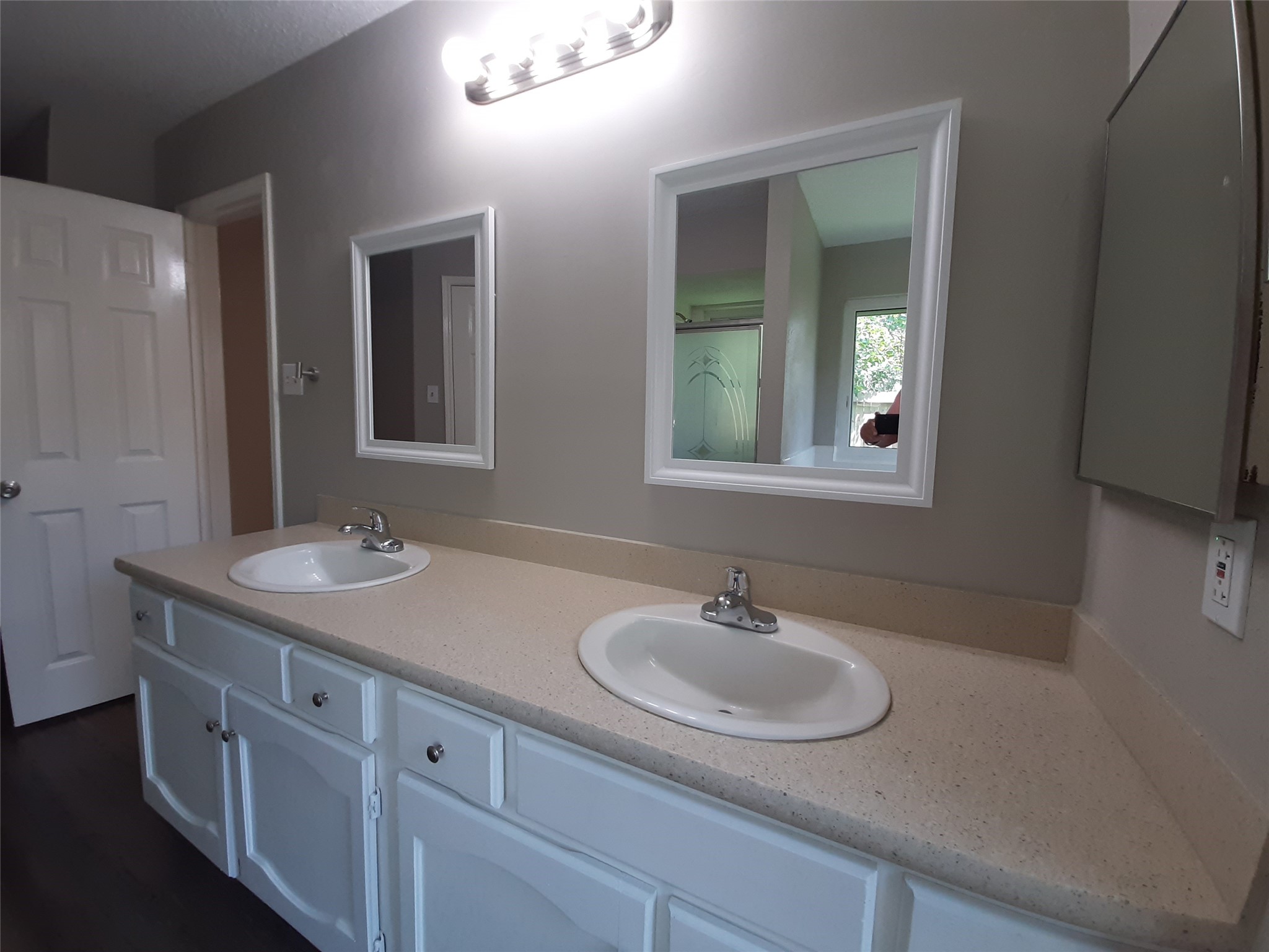 8406 Woodland Willows Drive Property Photo 27
